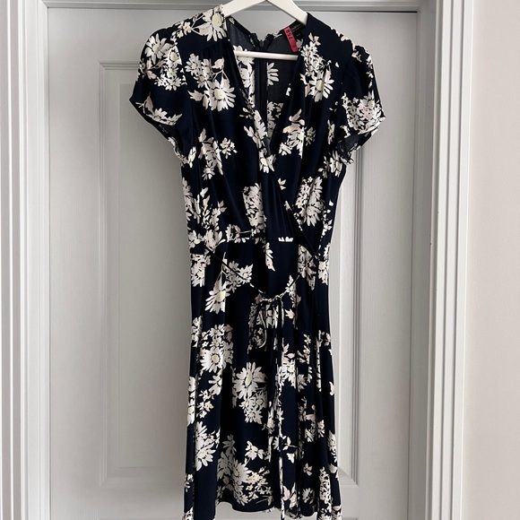 Spring / summer wrap sundress - Picture 2 of 7